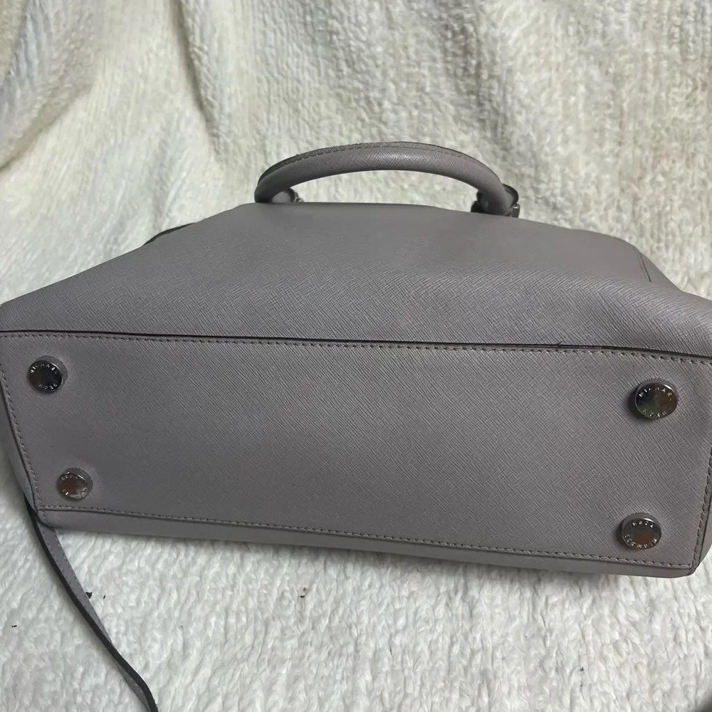Michael Kors Gray leather Satchel/ shoulder bag with silver tone hardwares.